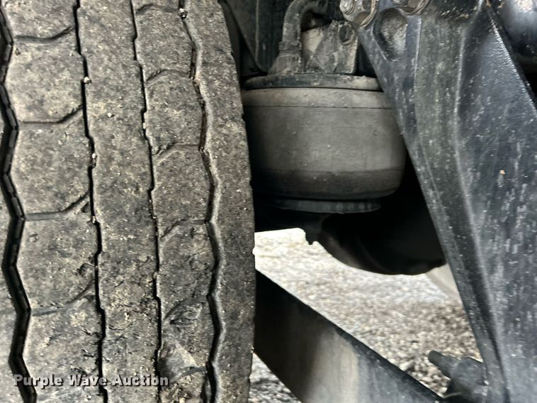 image for item KH9686 2015 Kenworth T800 tank truck