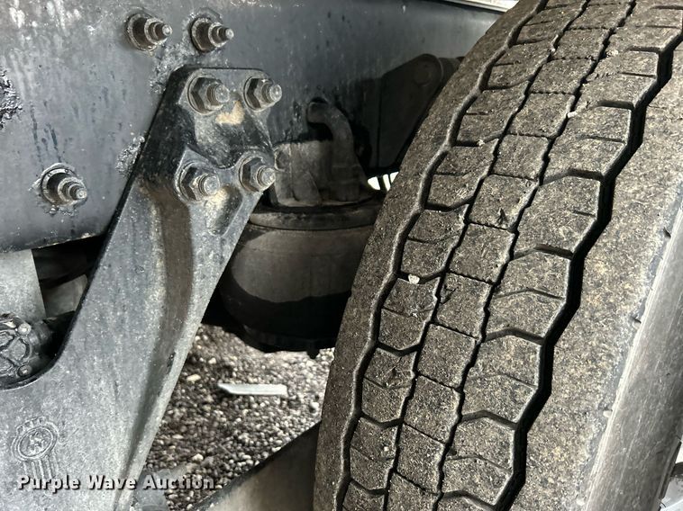 image for item KH9686 2015 Kenworth T800 tank truck