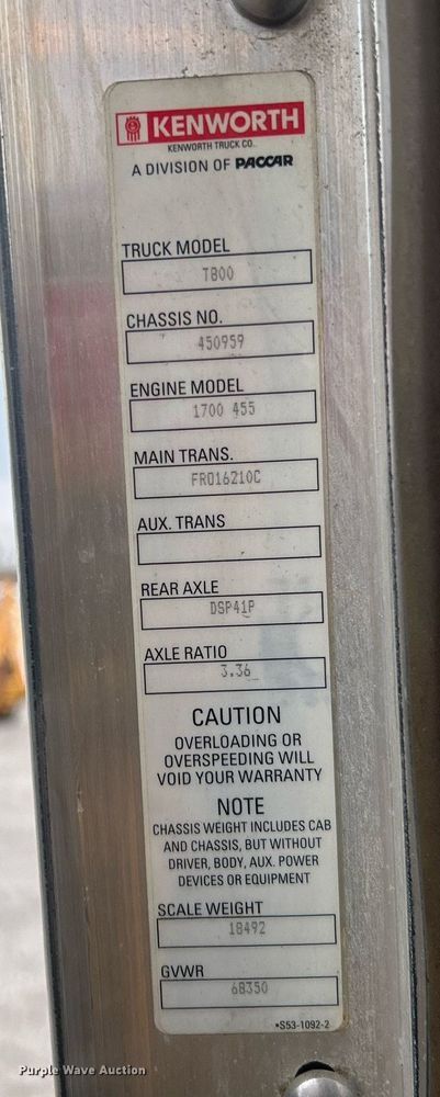 image for item KH9686 2015 Kenworth T800 tank truck