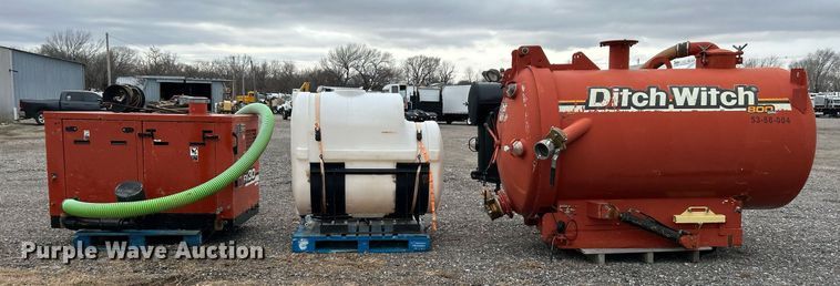 image for item KH9689 2009 Ditch Witch FX30  vacuum excavator