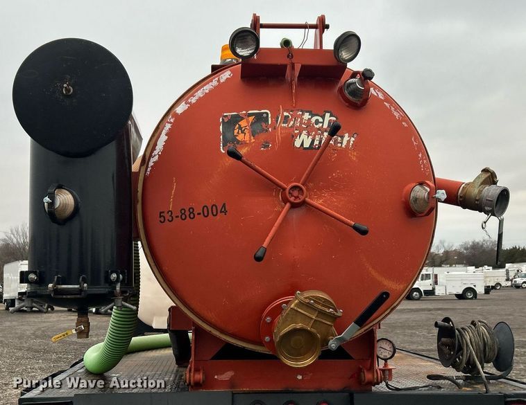 image for item KH9689 2009 Ditch Witch FX30  vacuum excavator