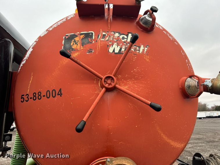 image for item KH9689 2009 Ditch Witch FX30  vacuum excavator