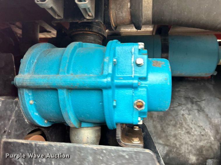 image for item KH9689 2009 Ditch Witch FX30  vacuum excavator