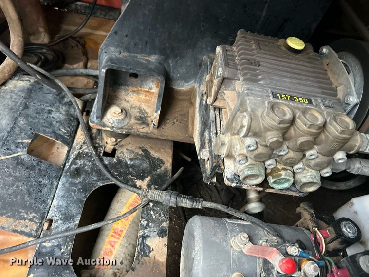 image for item KH9689 2009 Ditch Witch FX30  vacuum excavator