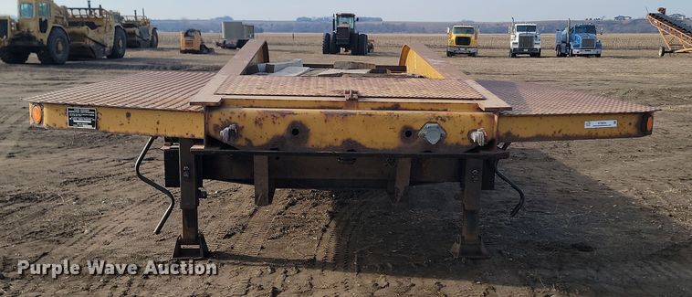 image for item KT9654 1994 Etnyre Lowboy 30  equipment trailer