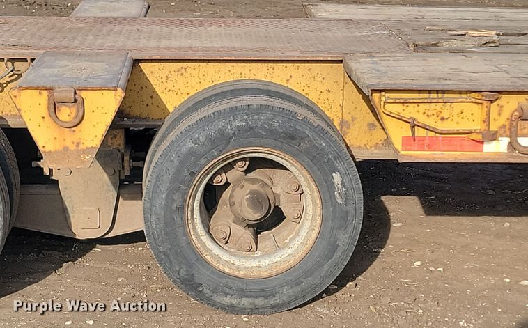 image for item KT9654 1994 Etnyre Lowboy 30  equipment trailer