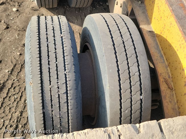 image for item KT9654 1994 Etnyre Lowboy 30  equipment trailer