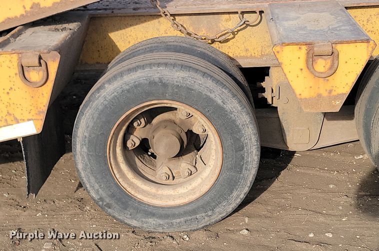 image for item KT9654 1994 Etnyre Lowboy 30  equipment trailer