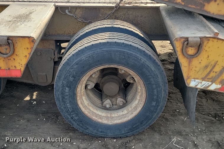 image for item KT9654 1994 Etnyre Lowboy 30  equipment trailer