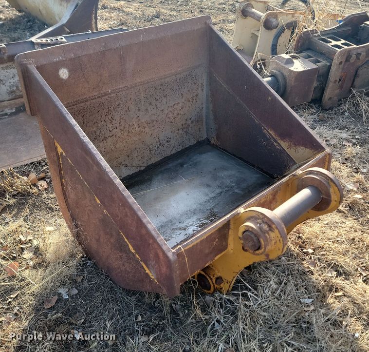 image for item KT9901 44" W excavator bucket