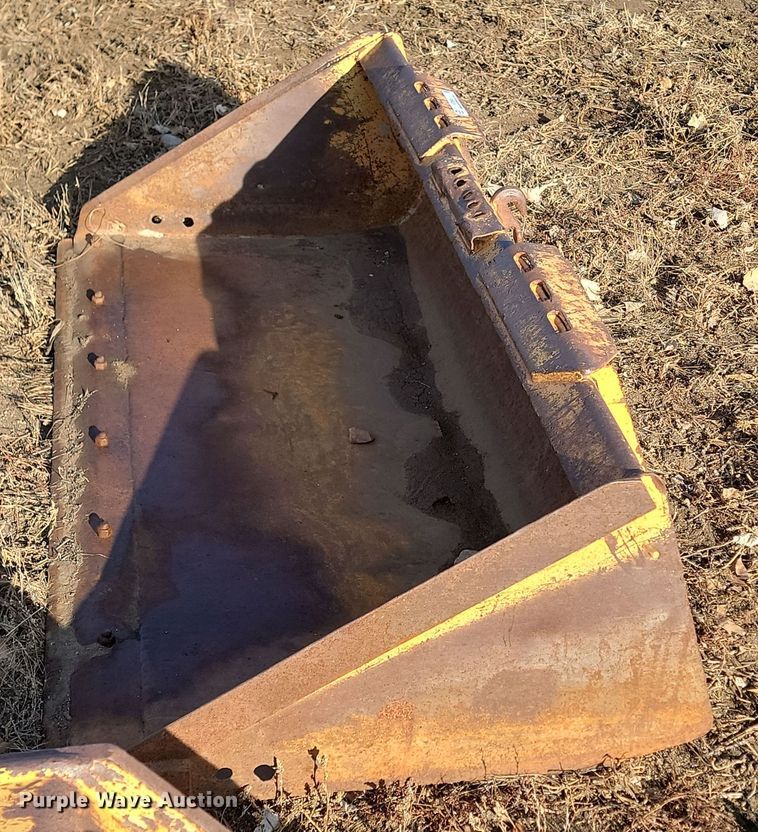 image for item KT9905 71" W skid steer bucket