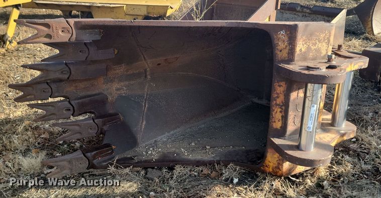 image for item KT9910 Esco  excavator bucket