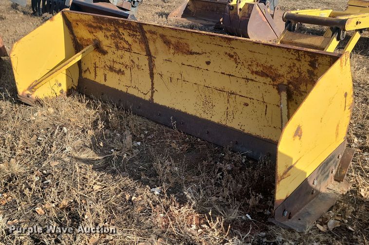 image for item KT9913 120" W skid steer snow pusher