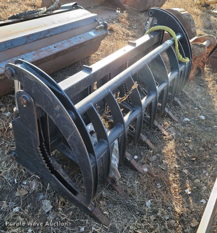 image for item KT9916 84" W skid steer grapple bucket