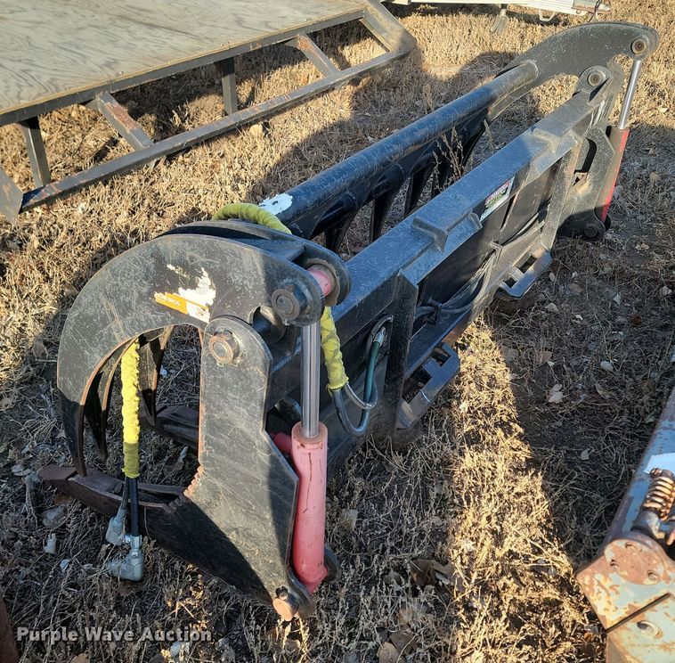 image for item KT9916 84" W skid steer grapple bucket