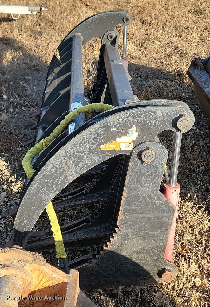 image for item KT9916 84" W skid steer grapple bucket