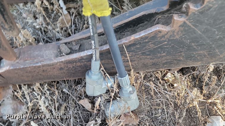 image for item KT9916 84" W skid steer grapple bucket