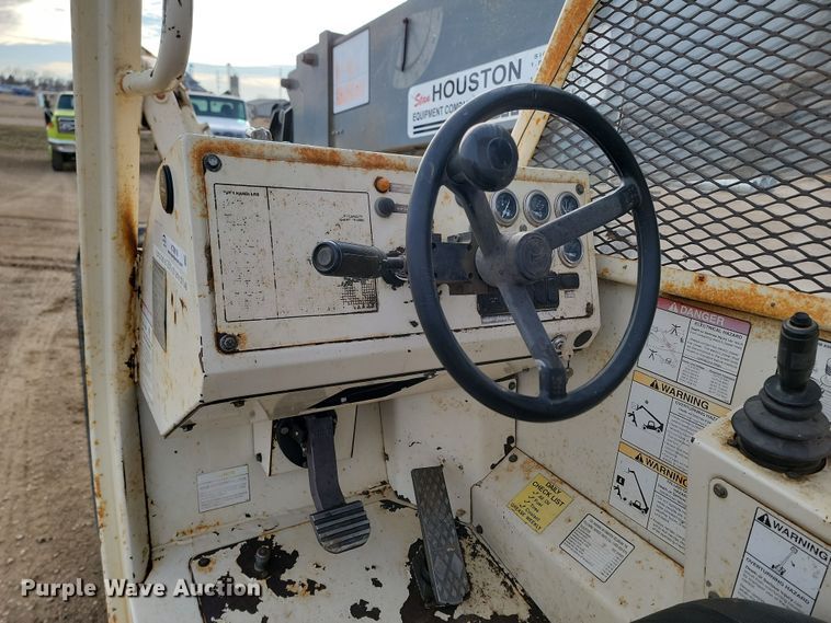 image for item KT9919 2005 Terex TH1056C  telehandler