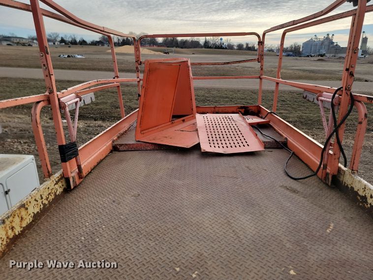 image for item KT9920 2000 JLG 40-RTS  scissor lift