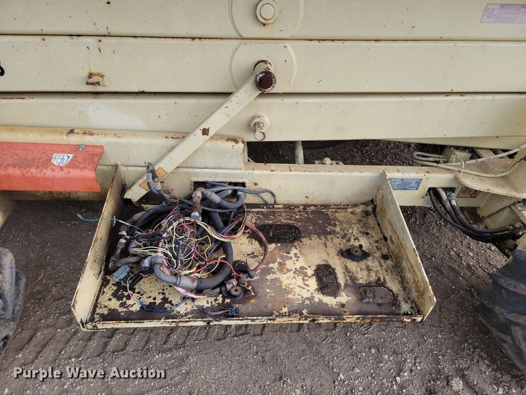 image for item KT9920 2000 JLG 40-RTS  scissor lift