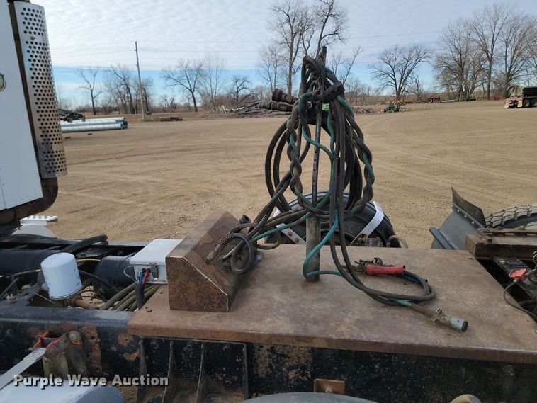 image for item KT9924 2004 Kenworth W900  semi truck