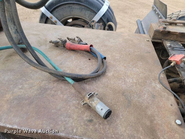 image for item KT9924 2004 Kenworth W900  semi truck