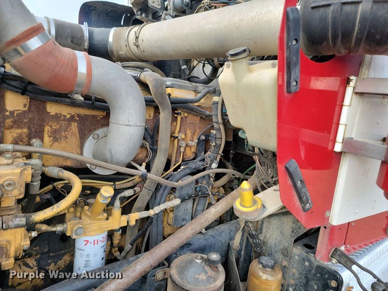 image for item KT9924 2004 Kenworth W900  semi truck