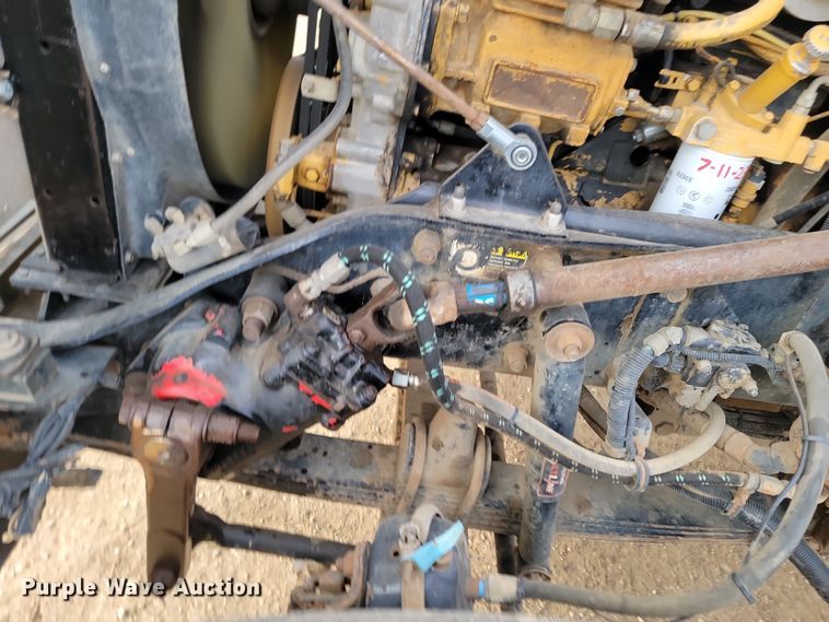 image for item KT9924 2004 Kenworth W900  semi truck