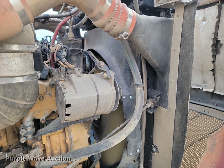 image for item KT9924 2004 Kenworth W900  semi truck