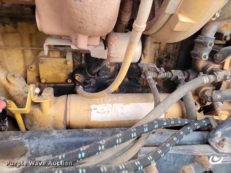 image for item KT9924 2004 Kenworth W900  semi truck