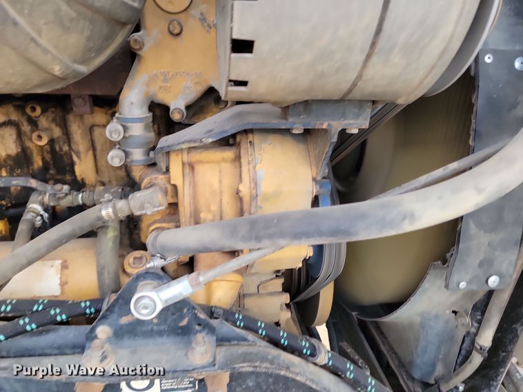 image for item KT9924 2004 Kenworth W900  semi truck