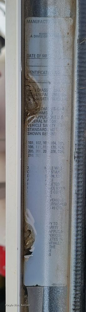 image for item KT9924 2004 Kenworth W900  semi truck