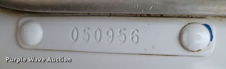 image for item KT9924 2004 Kenworth W900  semi truck