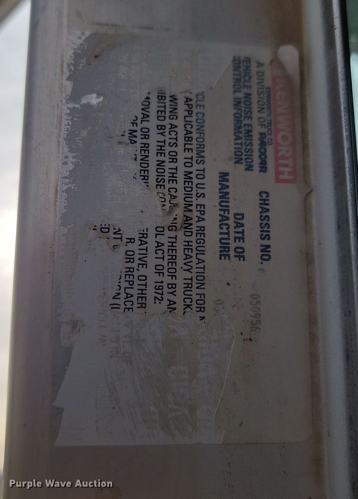 image for item KT9924 2004 Kenworth W900  semi truck