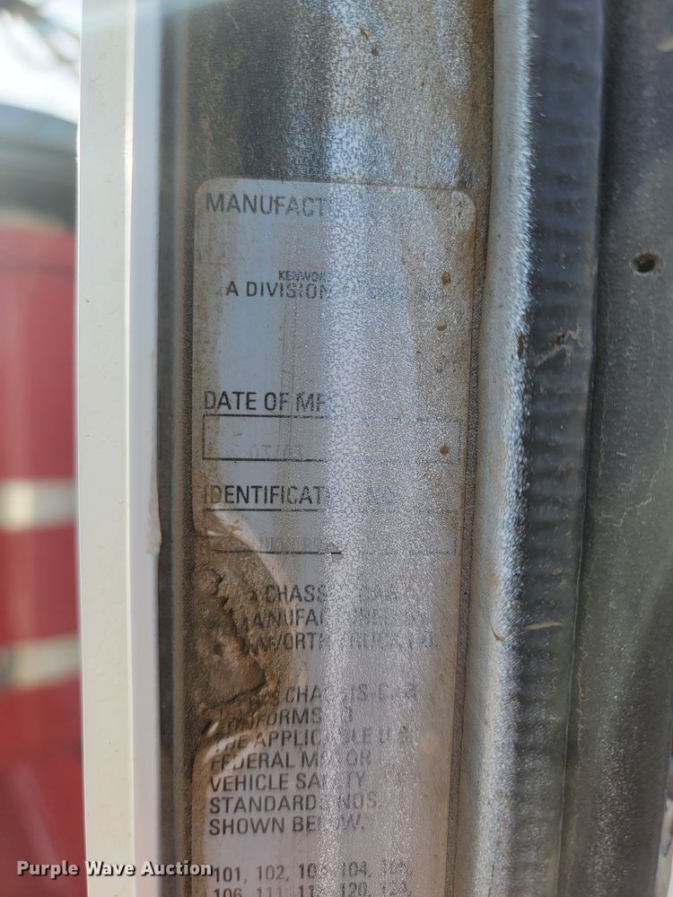 image for item KT9924 2004 Kenworth W900  semi truck