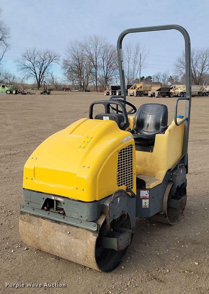 image for item KT9925 2015 Wacker Neuson RD12A  double drum vibratory roller