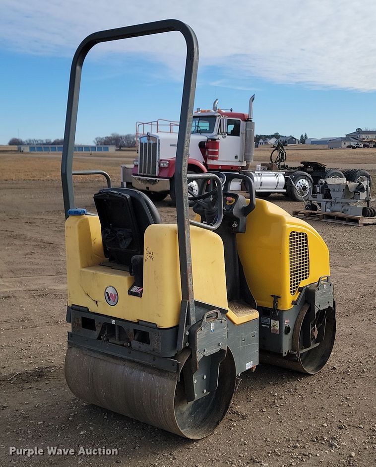 image for item KT9925 2015 Wacker Neuson RD12A  double drum vibratory roller