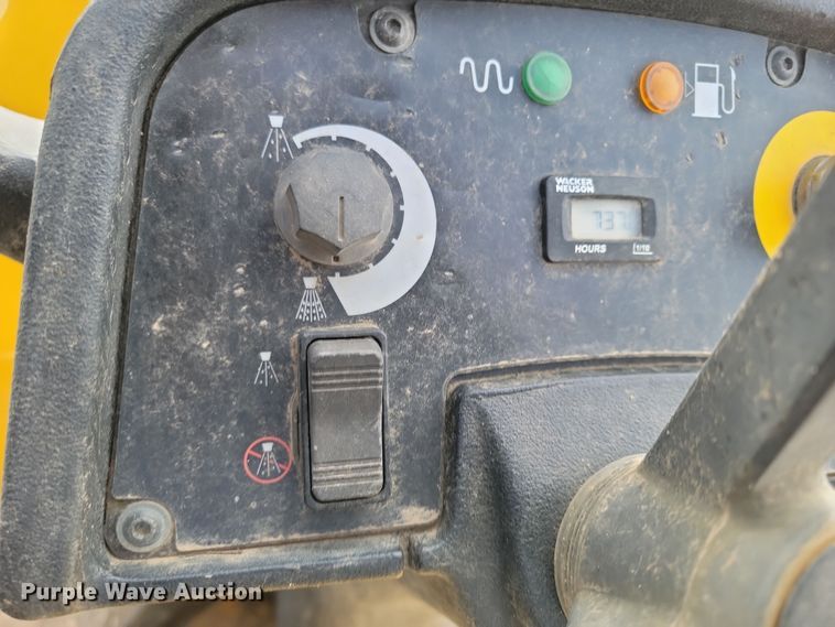 image for item KT9925 2015 Wacker Neuson RD12A  double drum vibratory roller