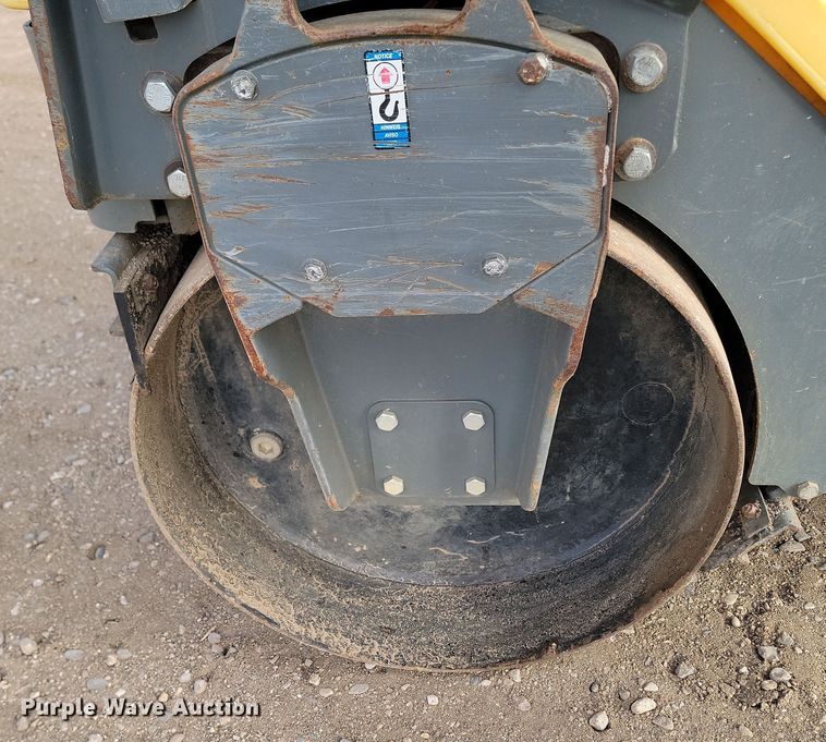 image for item KT9925 2015 Wacker Neuson RD12A  double drum vibratory roller