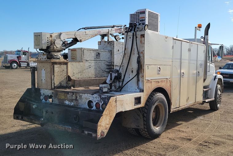 image for item KT9931 2003 Freightliner FL80  utility / service truck
