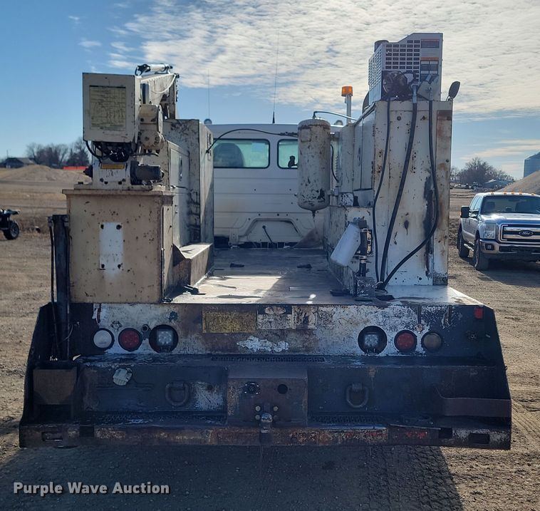 image for item KT9931 2003 Freightliner FL80  utility / service truck