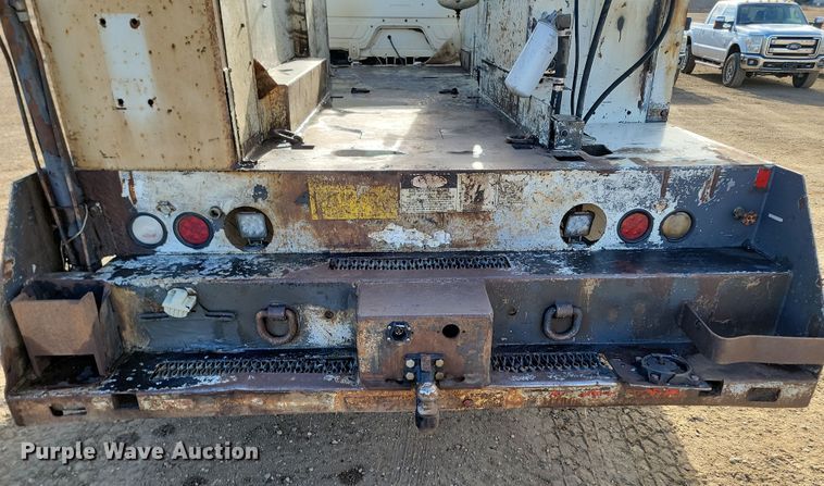 image for item KT9931 2003 Freightliner FL80  utility / service truck