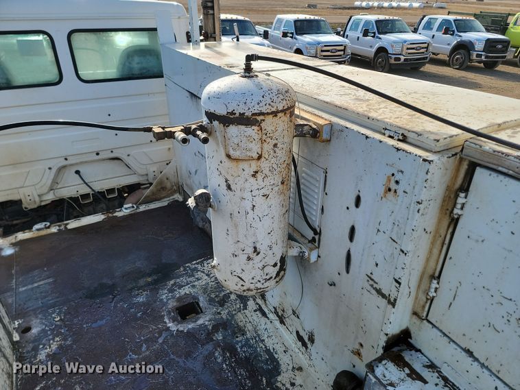 image for item KT9931 2003 Freightliner FL80  utility / service truck