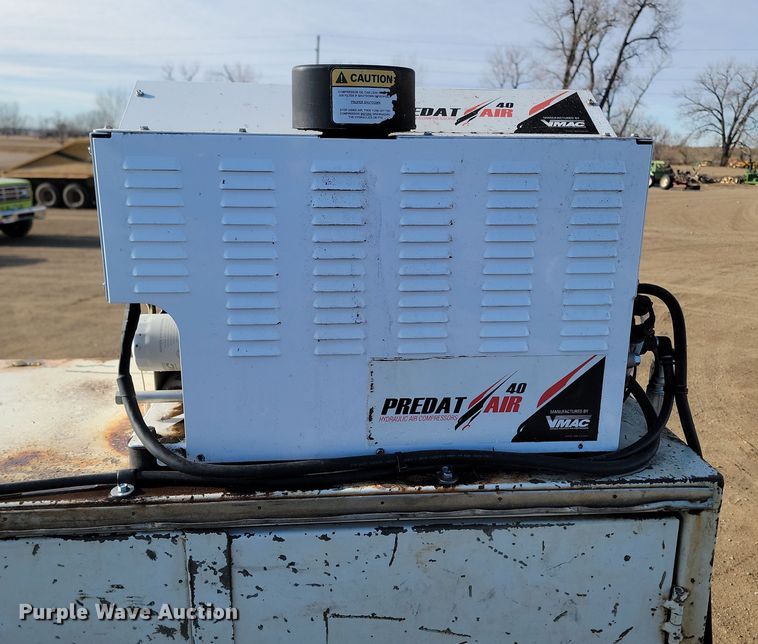 image for item KT9931 2003 Freightliner FL80  utility / service truck
