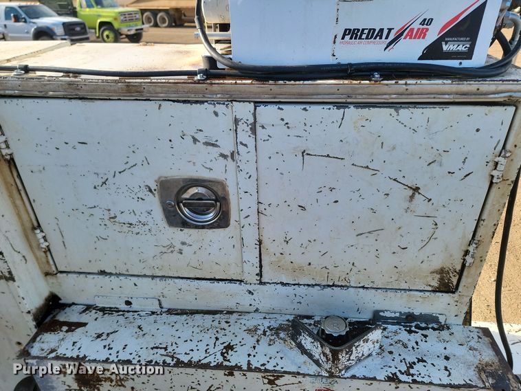 image for item KT9931 2003 Freightliner FL80  utility / service truck