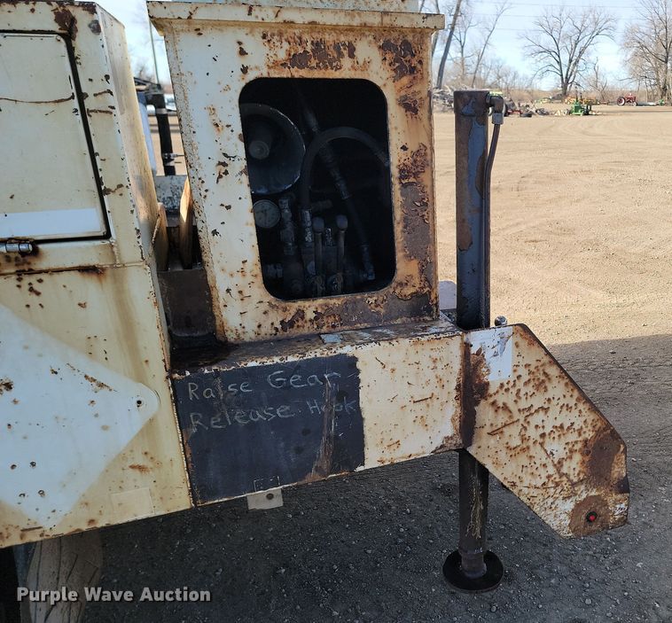 image for item KT9931 2003 Freightliner FL80  utility / service truck