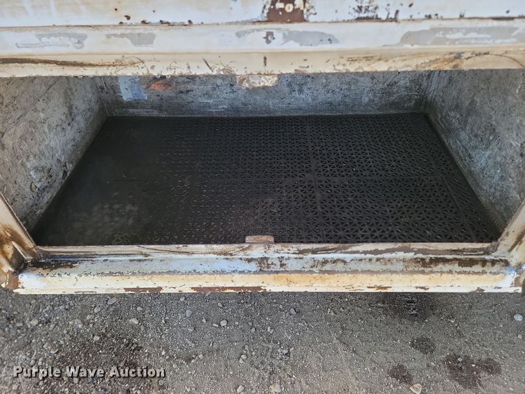 image for item KT9931 2003 Freightliner FL80  utility / service truck