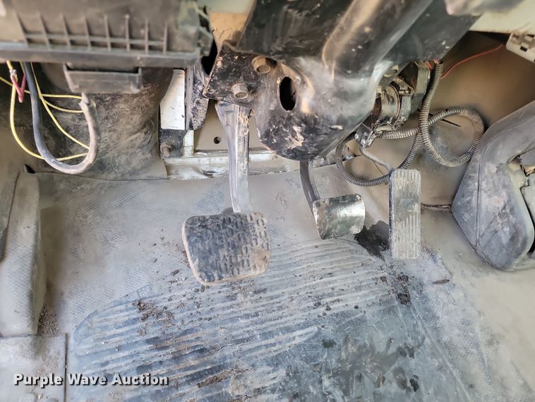 image for item KT9931 2003 Freightliner FL80  utility / service truck