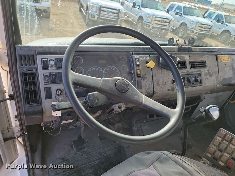 image for item KT9931 2003 Freightliner FL80  utility / service truck