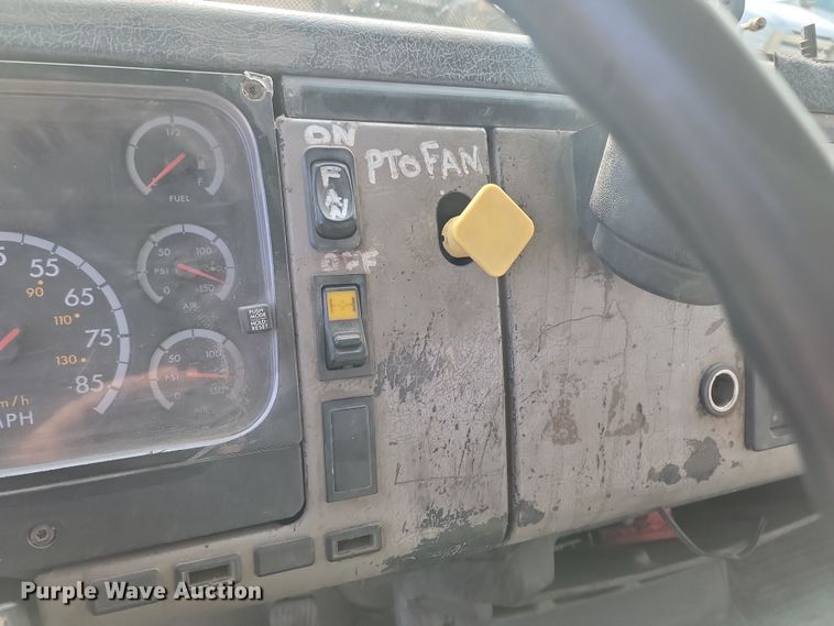image for item KT9931 2003 Freightliner FL80  utility / service truck